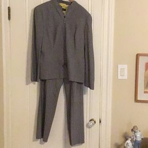Escada Women’s Pant Suit Size 44 (European)